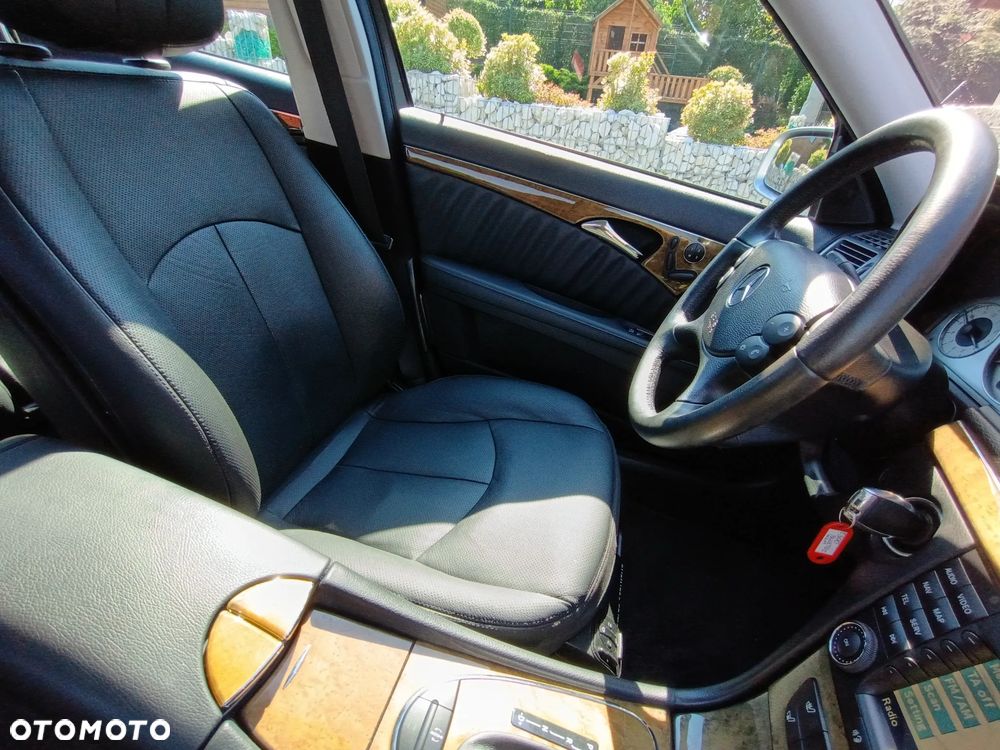 Mercedes-Benz Klasa E 300 BLUETEC Avantgarde - 38