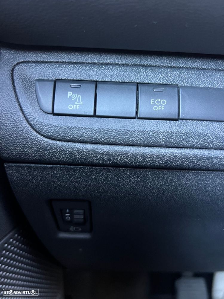 Peugeot 208 1.2 PureTech Signature - 15