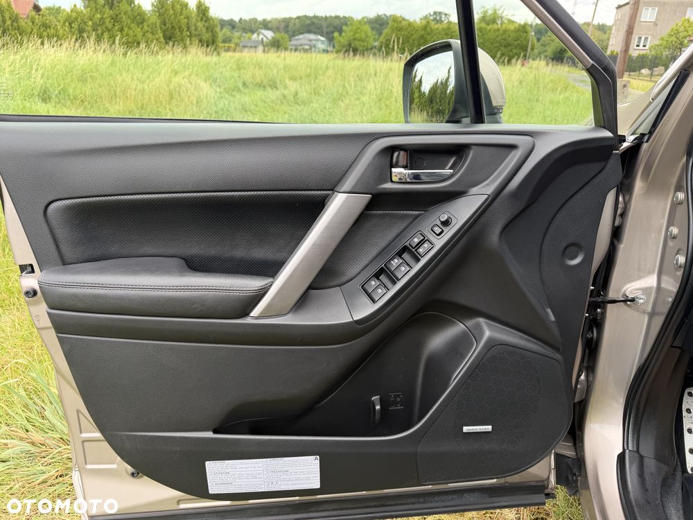 Subaru Forester 2.0XT Platinum Lineartronic - 10