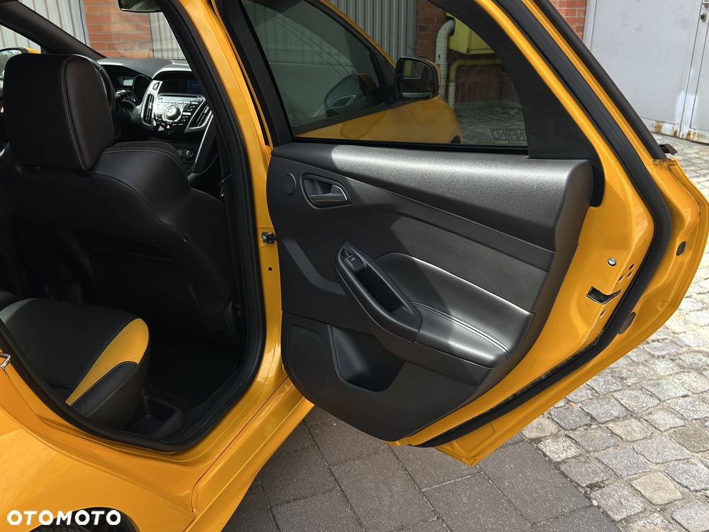 Ford Focus 2.0 EcoBoost ST mit Leder-Sport-Paket - 20