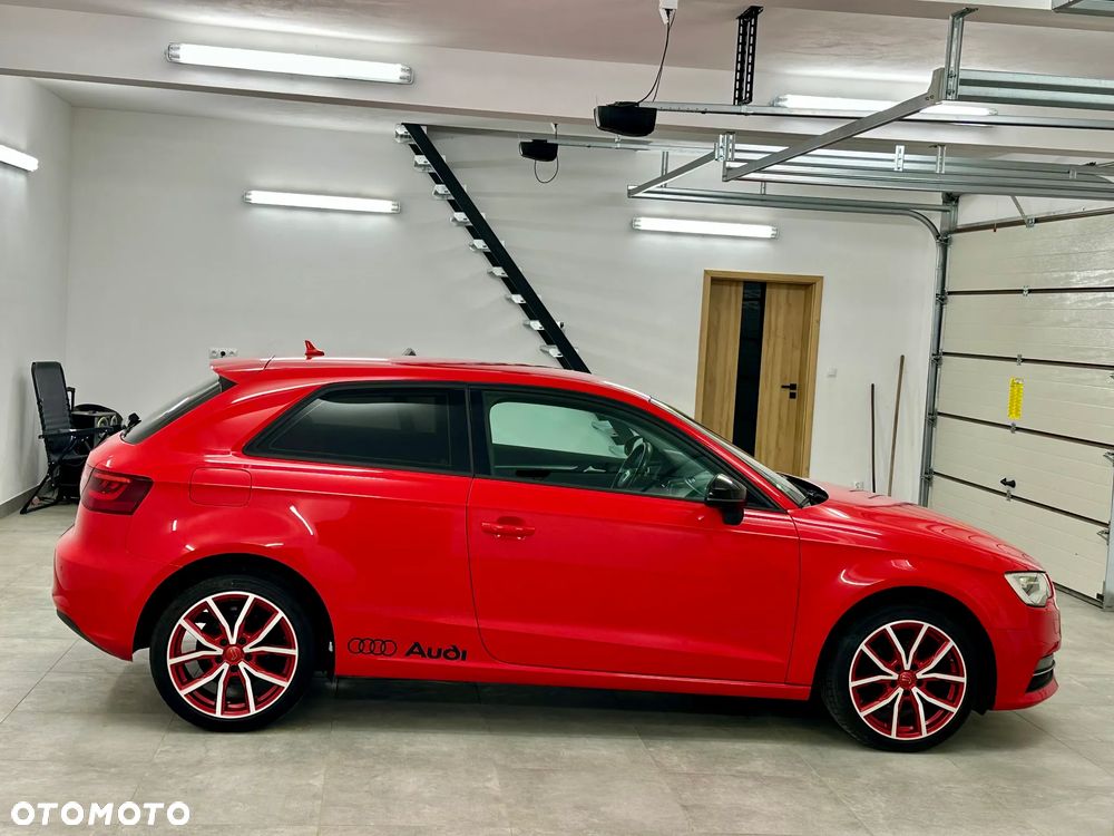 Audi A3 Sportback 1.6 TDI S line Sportpaket - 6