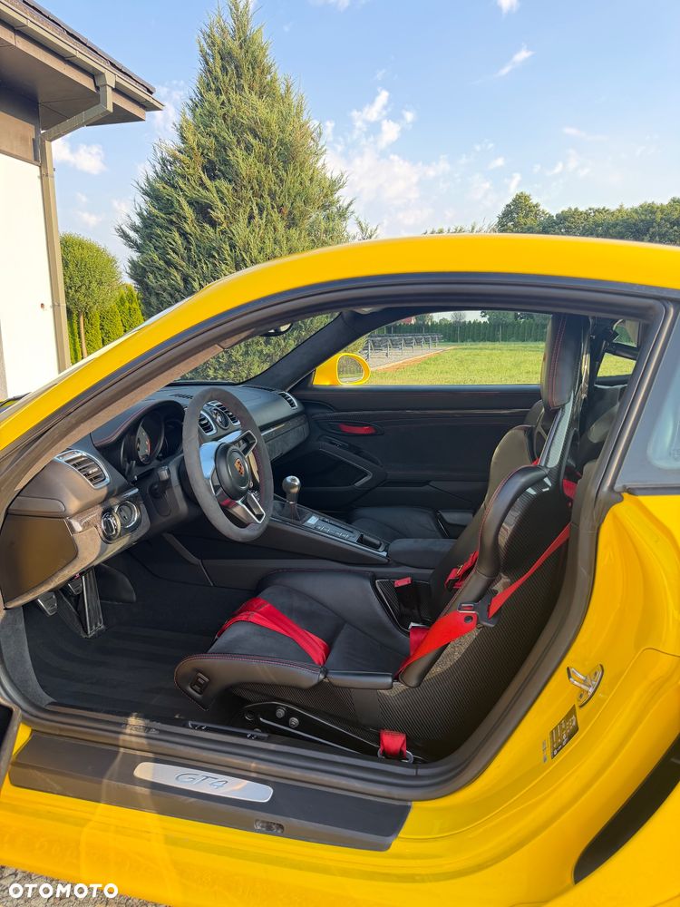Porsche Cayman GT4 - 9