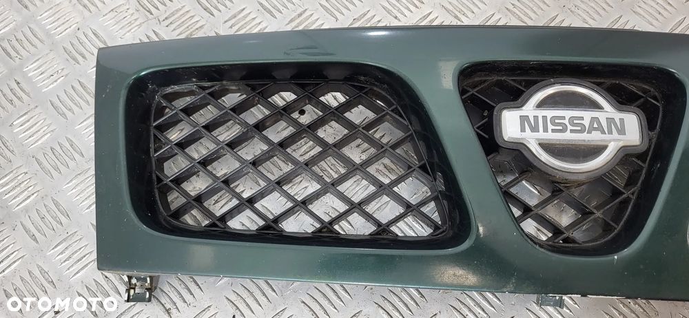Nissan Terrano II Grill Atrapa - 2