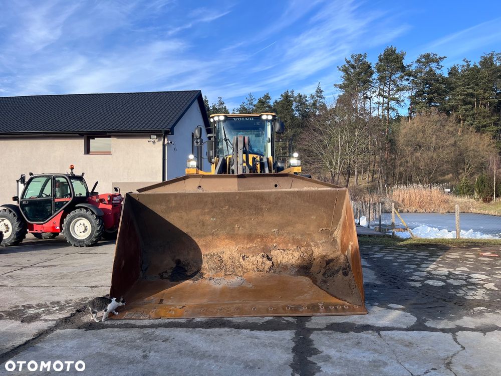 Volvo L220H - 11