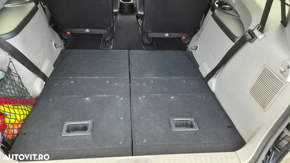 Mitsubishi Grandis 2.0 DI-D 6-Sitzer Intense - 13