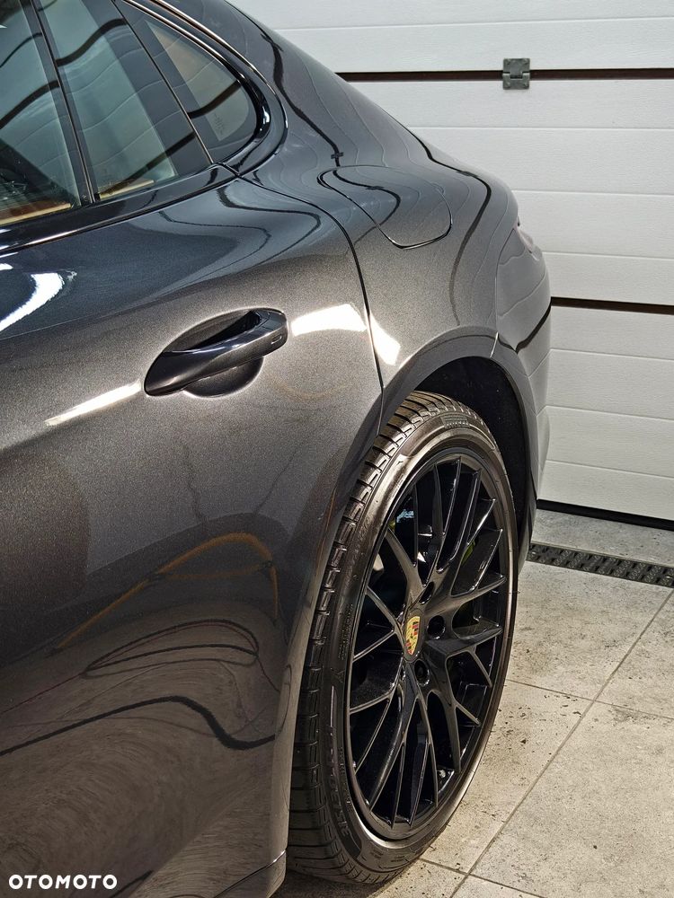 Porsche Panamera 4 E-Hybrid Platinum Edition - 18