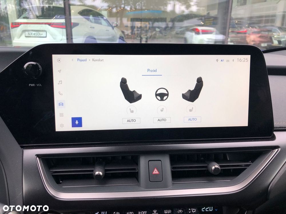 Lexus UX 300h F Sport Design - 16