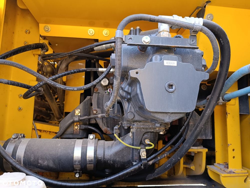 Komatsu PC 360 LC-11 - 23