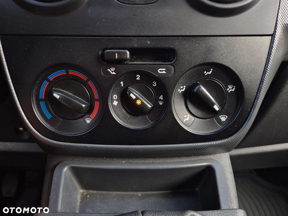 Fiat Fiorino Kombi 1.3 MJ Adventure - 9