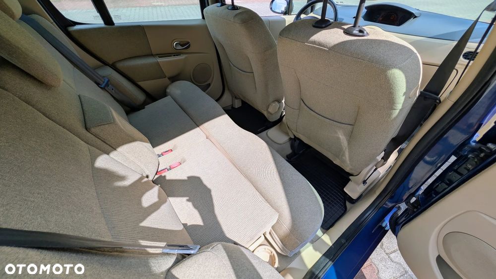Renault Modus 1.6 16V Privilege - 10