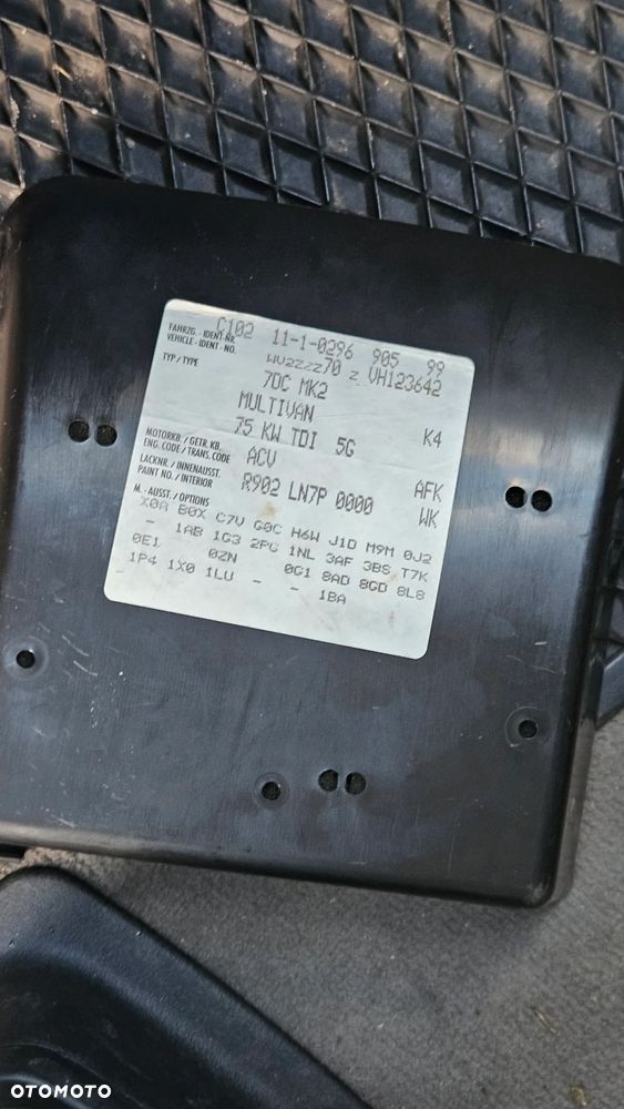 Volkswagen Multivan - 19