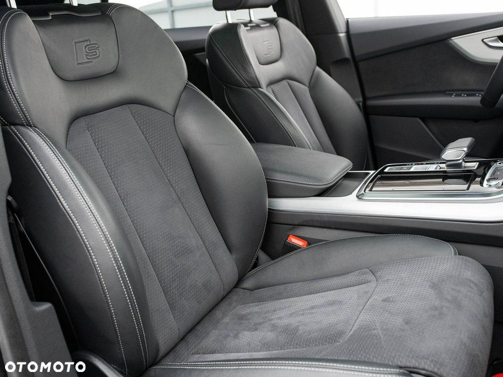 Audi Q8 - 27