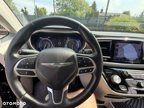 Chrysler Pacifica - 10