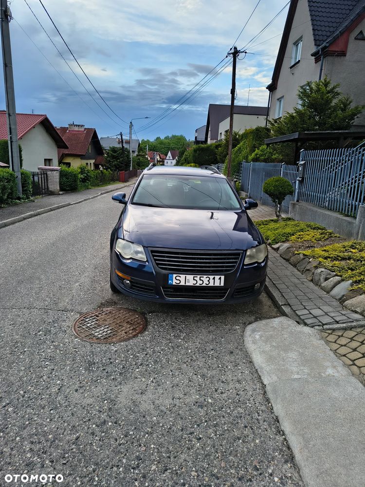 Volkswagen Passat - 1