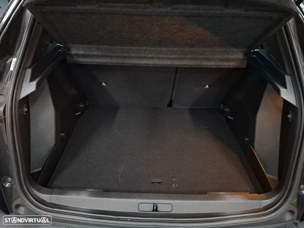 Peugeot 2008 1.2 Hybrid Allure e-DCS6 - 24