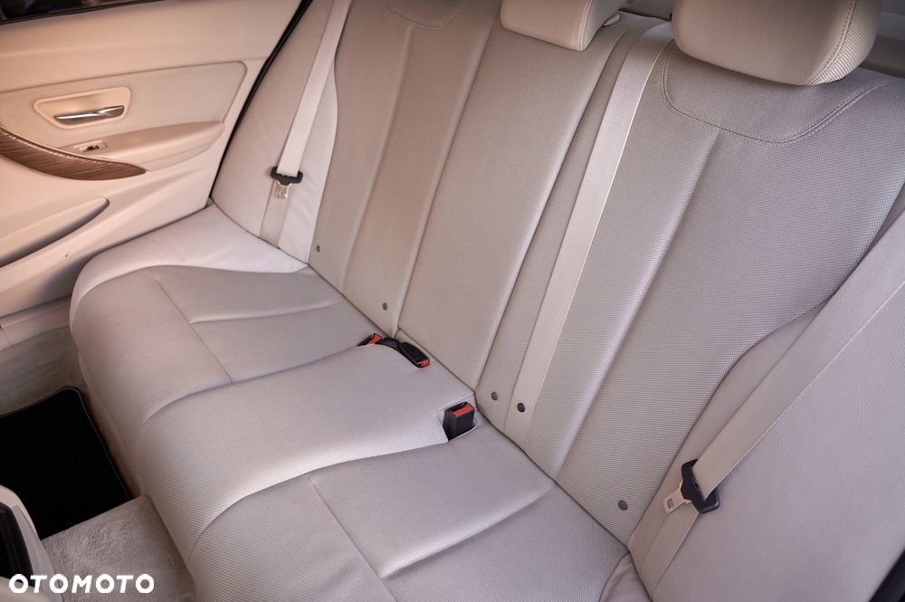 BMW Seria 3 - 29