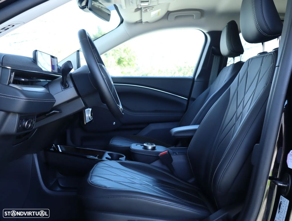 Ford Mustang Mach-E Standard - 26