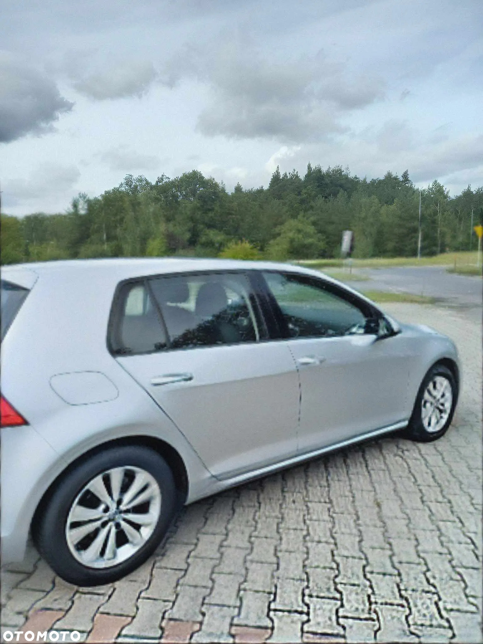 Volkswagen Golf 1.6 TDI 4Motion BlueMotion Technology Comfortline - 12