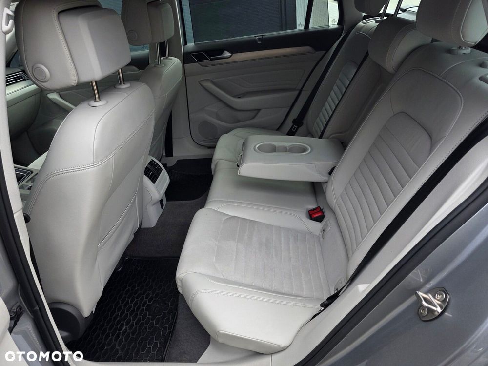 Volkswagen Passat 2.0 TDI Elegance DSG - 15
