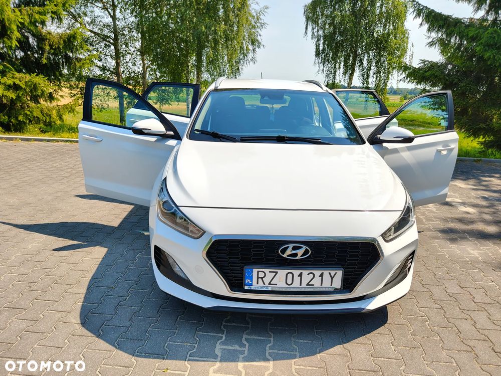 Hyundai i30 1.6 D Classic + - 28