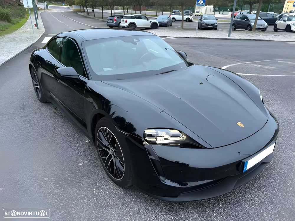 Porsche Taycan 4S - 10
