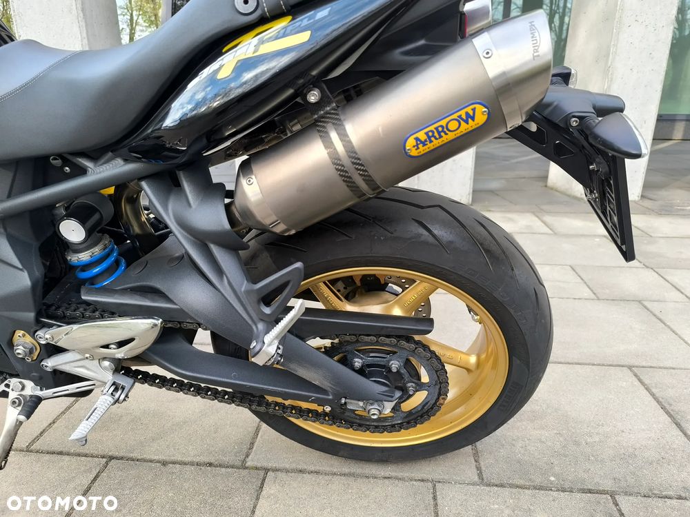 Triumph Street Triple - 13