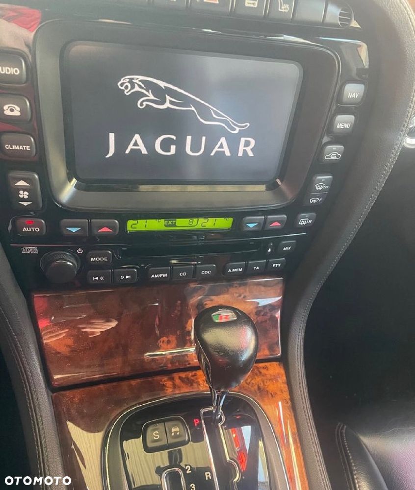 Jaguar XJR 4.2 - 6