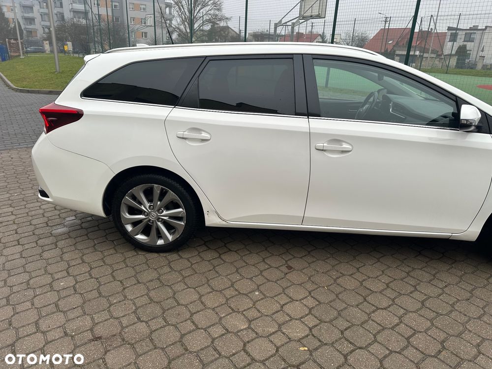 Toyota Auris 1.8 HSD Sol - 7