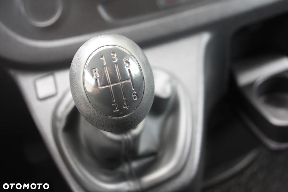 Opel Vivaro - 22