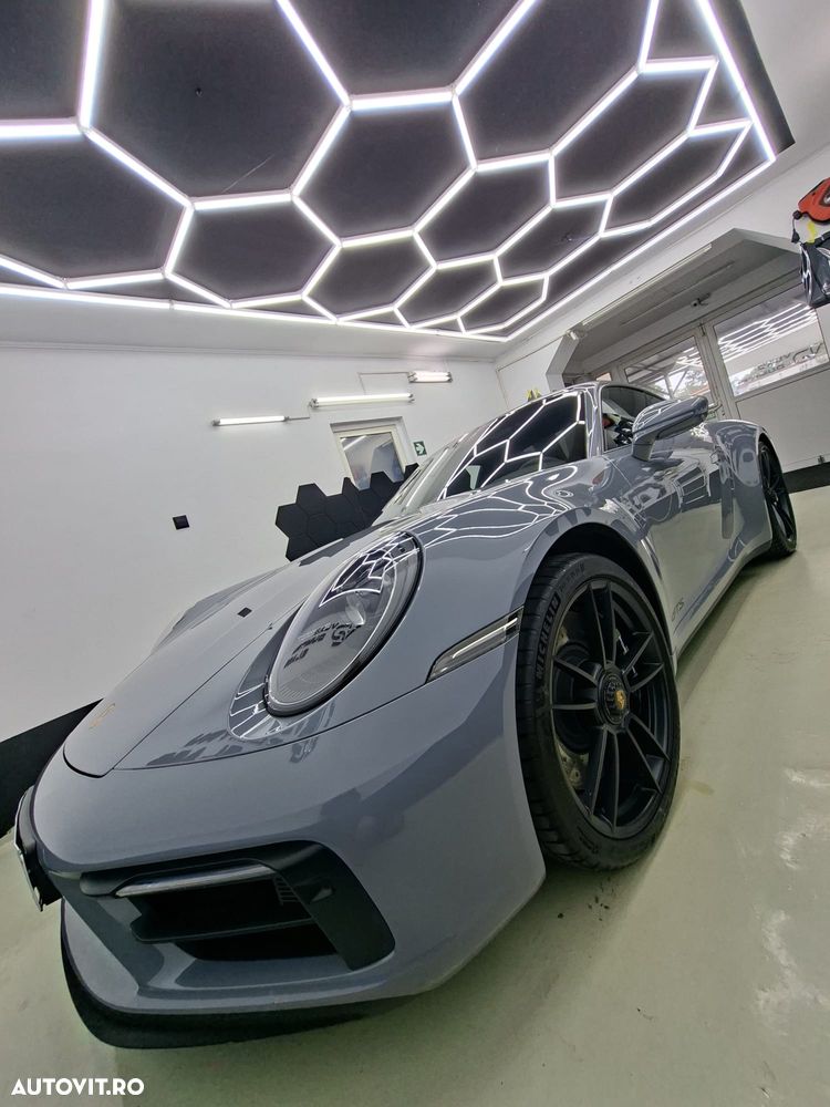Porsche 911 4 GTS PDK - 2