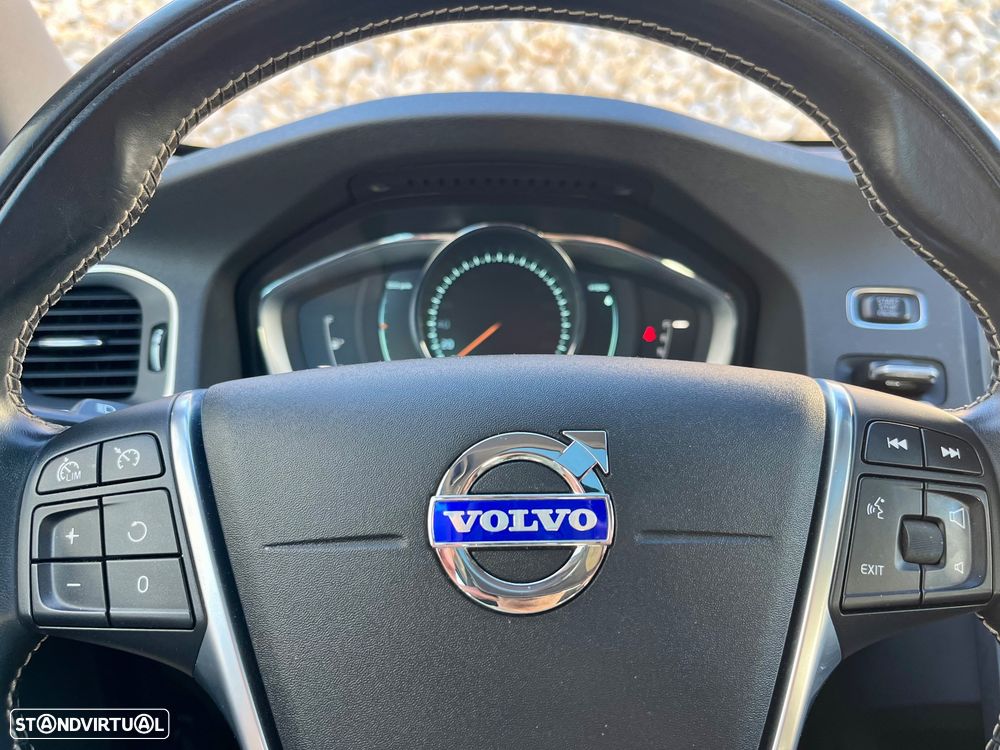 Volvo V60 D6 Plug-In-Hybrid AWD Geartronic Summum - 43