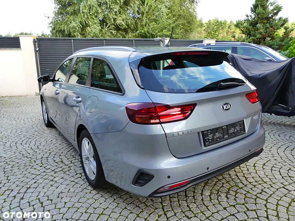 Kia Ceed - 9