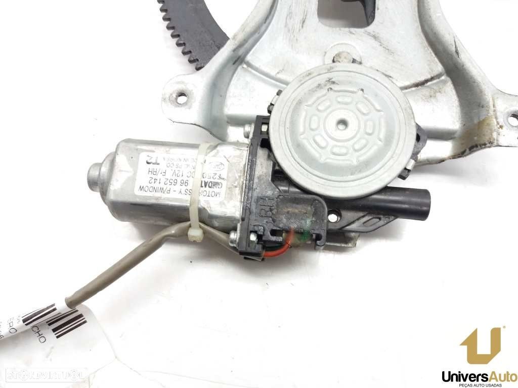 ELEVADOR DE VIDRO FRONTAL DIREITO CHEVROLET AVEO / KALOS SEDAN 2007 -96652142 - 1