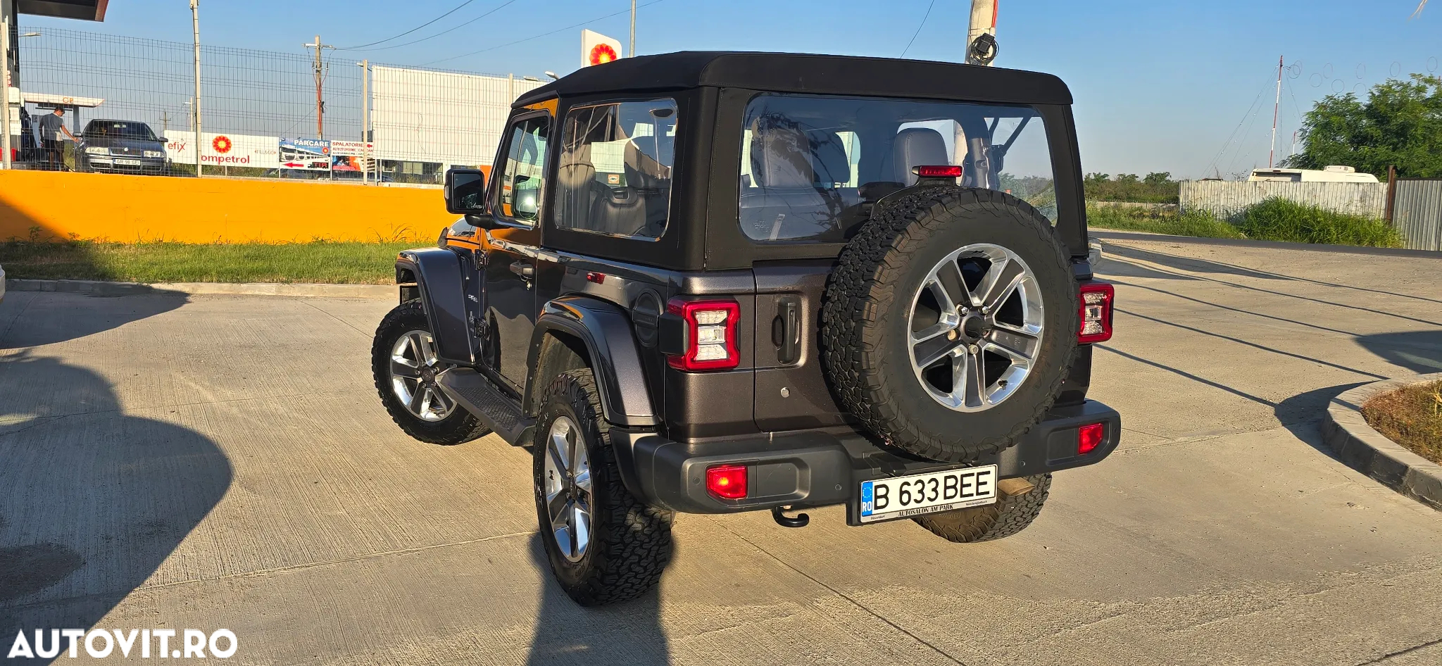 Jeep Wrangler 2.0 Turbo AT8 Sahara - 3
