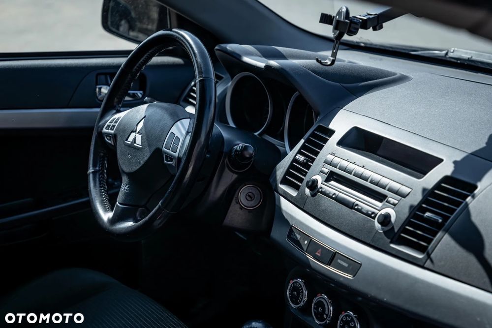 Mitsubishi Lancer 1.8 Invite - 1