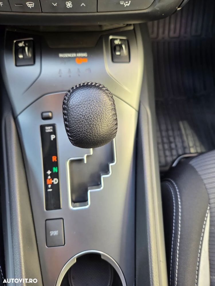 Toyota Avensis 1.8 Multidrive S Executive - 25