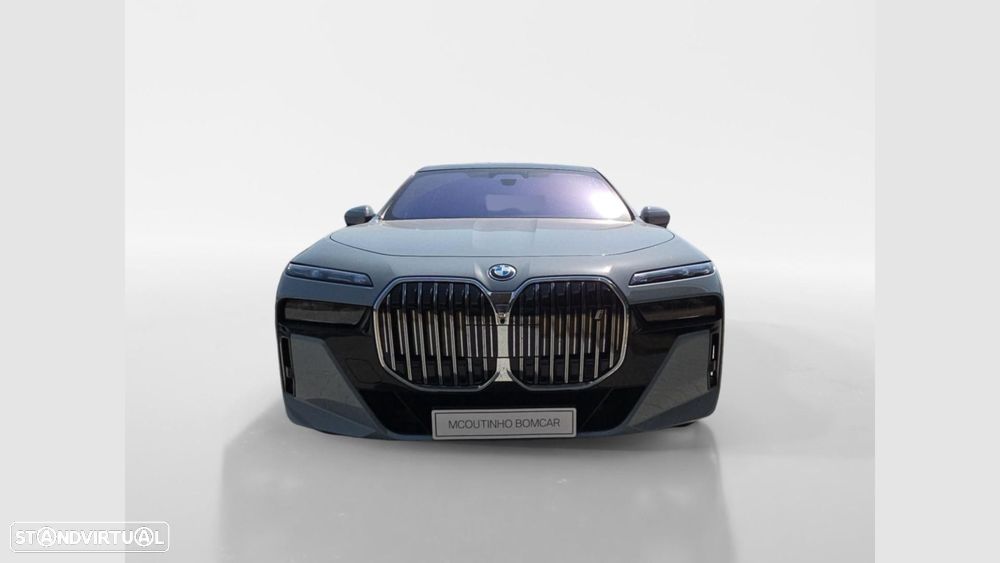 BMW i7 xDrive60 Pack Desportivo M - 5