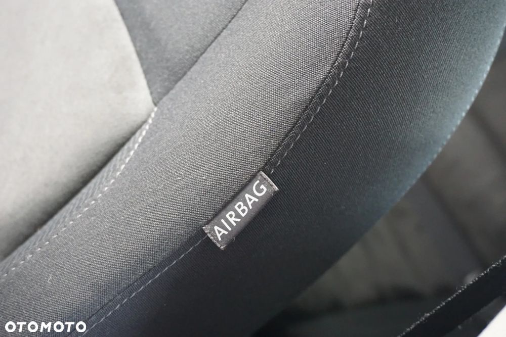 Volkswagen Golf 2.0 TDI Highline - 28