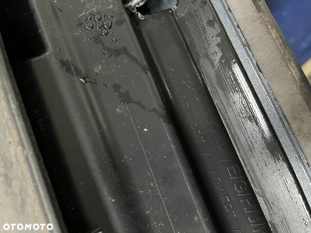 LISTWA DRZWI AUDI Q3 LEWY PRZÓD LEWA LX7R 8U0853959D - 2