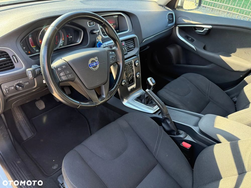 Volvo V40 D3 You - 8