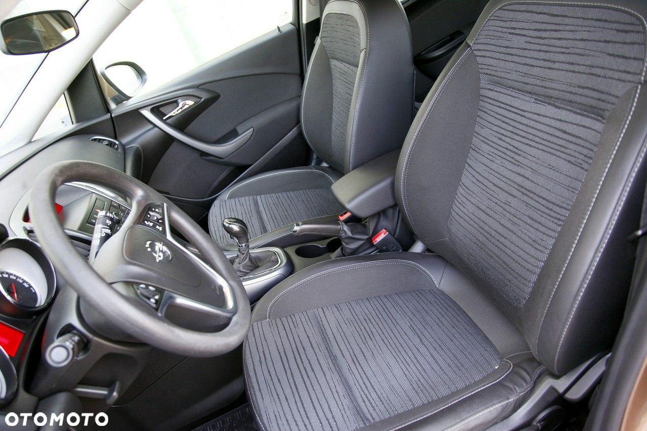 Opel Astra IV 2.0 CDTI Cosmo - 14