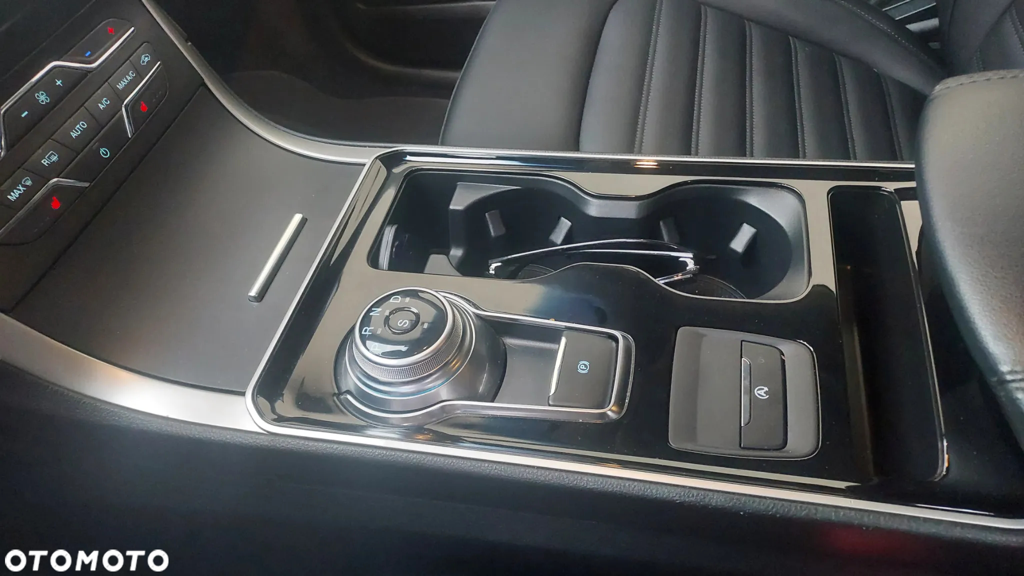 Ford Edge - 5