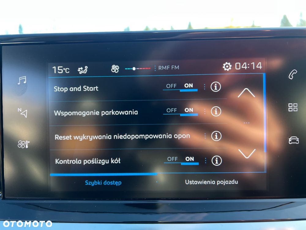 Peugeot 208 Benzin 100 Business - 18