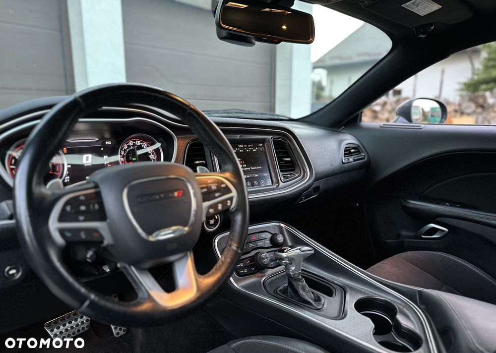 Dodge Challenger - 6