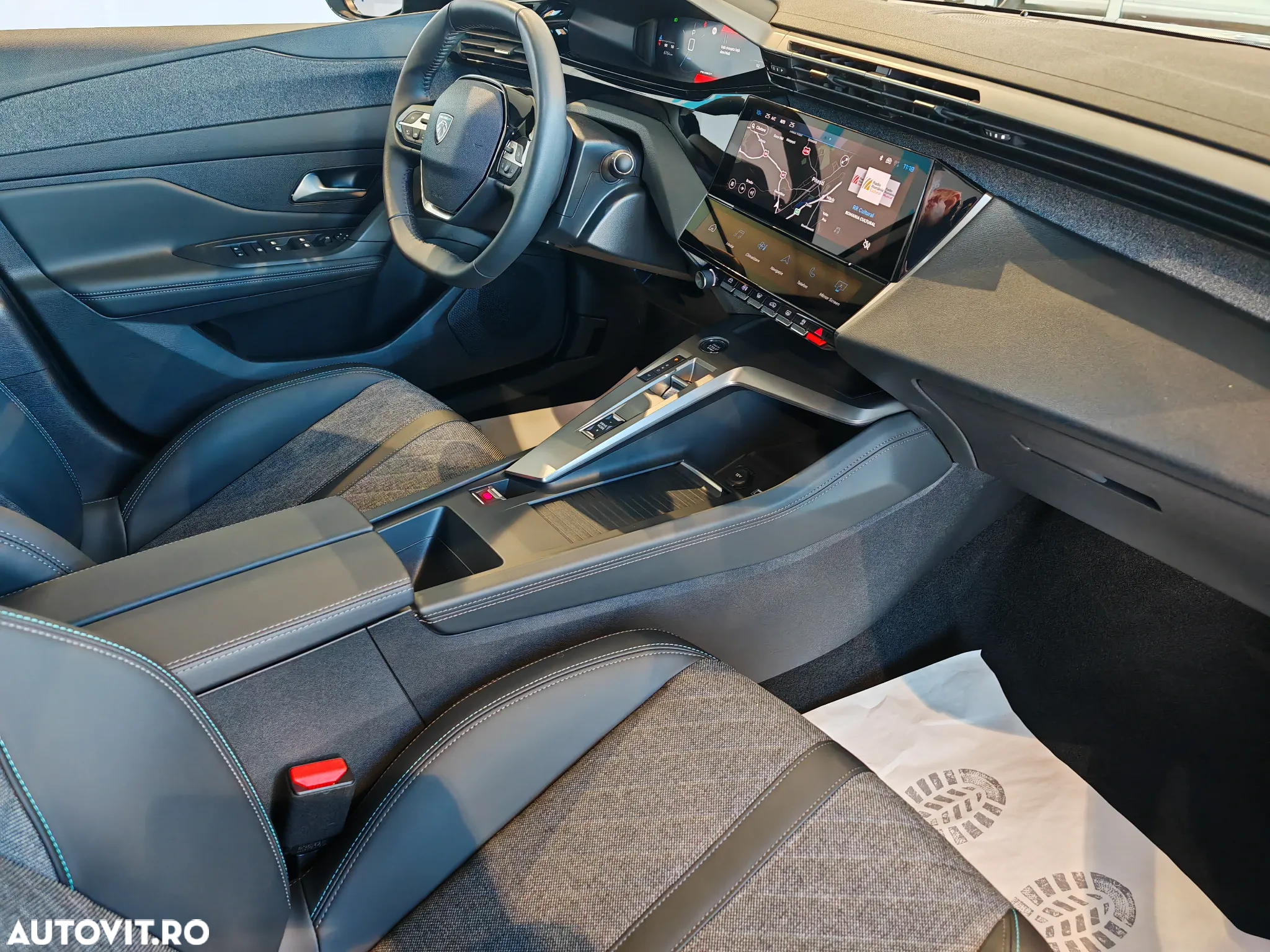 Peugeot 408 1.2L PureTech 130 S&S EAT8 Allure - 12