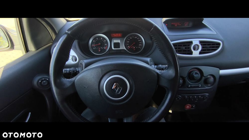 Renault Clio - 15