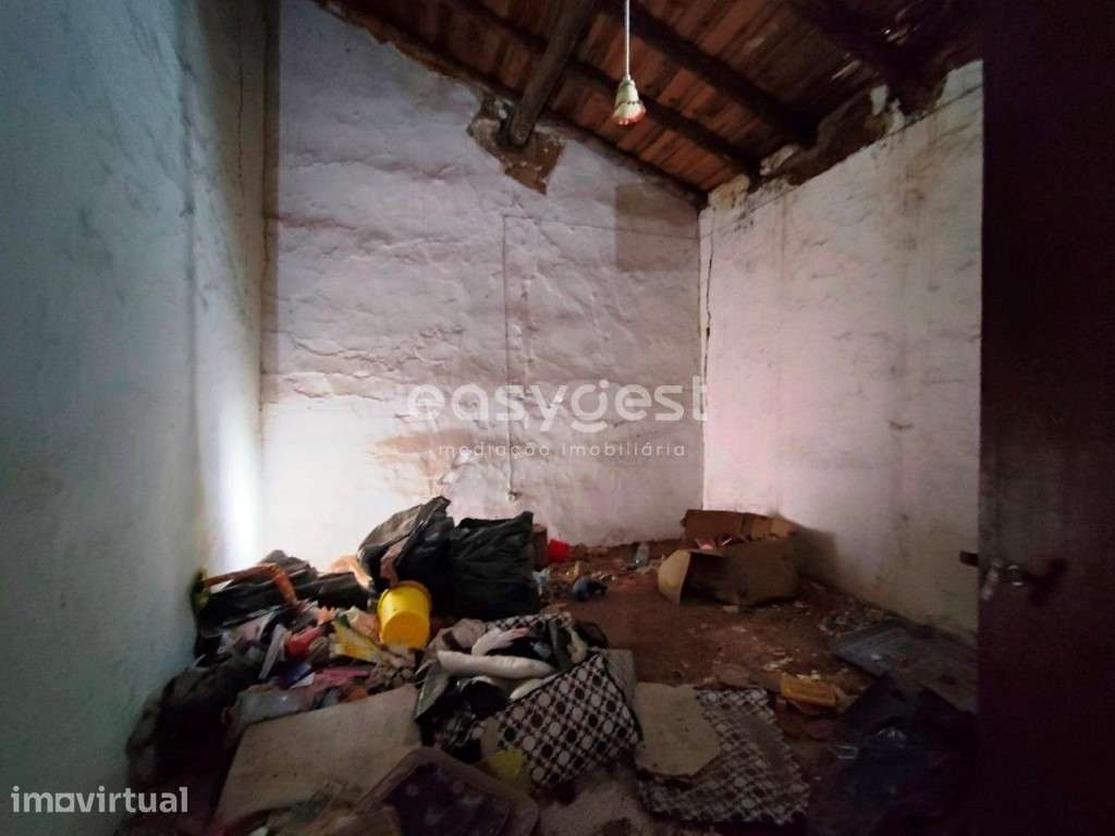 Moradia para recuperar com 4 quartos em vila de Vidigueira - Grande imagem: 4/19