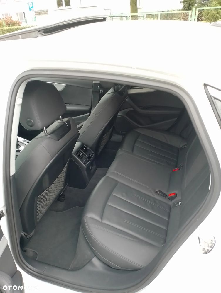 Audi A4 Limousine - 11