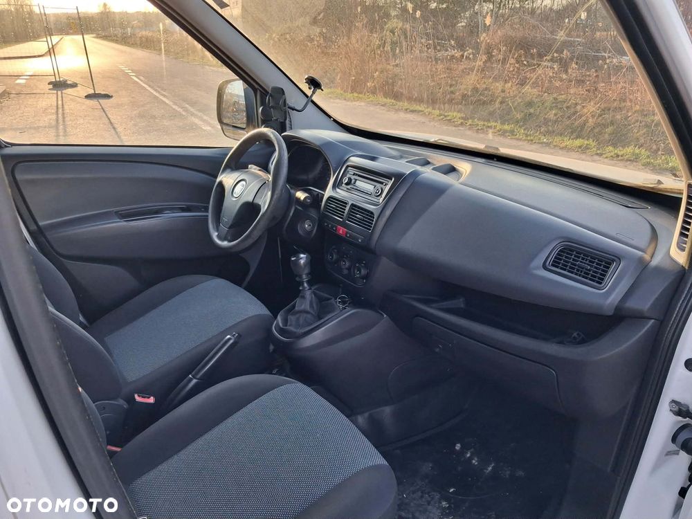Fiat DOBLO - 11