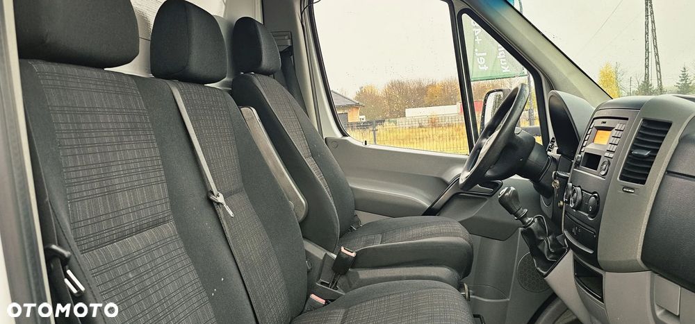 Mercedes-Benz Sprinter - 20
